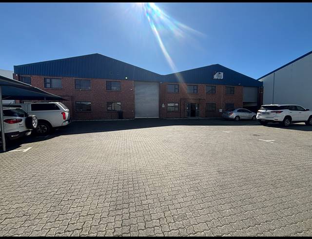 1,955M² WAREHOUSE TO LET IN SAXENBURG PARK 2